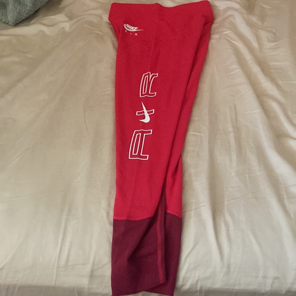 Nike workout leggings.They have never been worn. - Picture 3 of 4